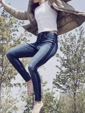 ATHLETA Sculptek Skinny Denim Jeans w/Tuxedo Side Stripe - Size 8